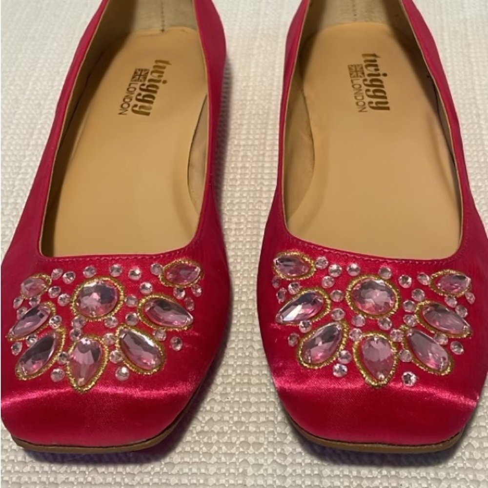 Twiggy London embellished satin flat shoes , size 8M